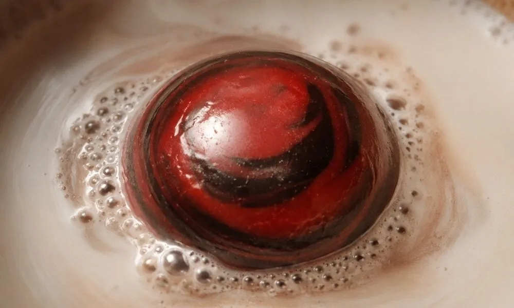 Bombe de chocolat chaud Krypton de O'BomB qui fond dans une tasse, cadeau d'entreprise original